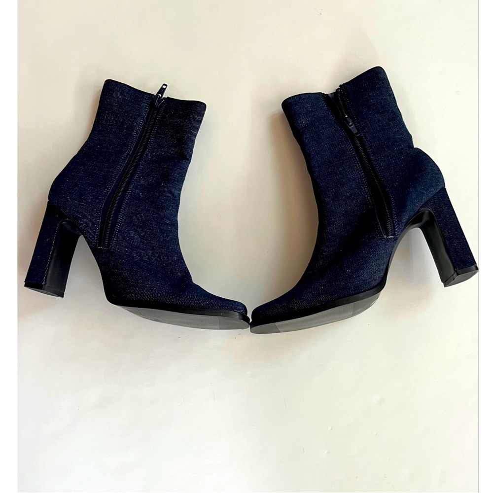 Classified Women’s Dark Denim 3.5 in Heel Zip Up Ankle Boot Size 6